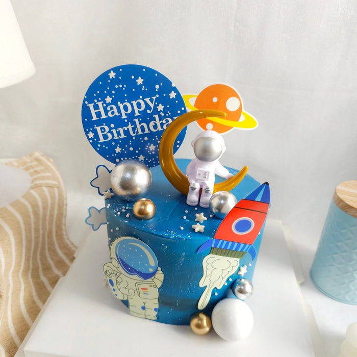 Astronaut Space Cake 6 Inch (with Toy) - YippiiGift