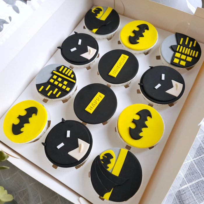 Cupcake - Batman 12 Pcs (Fondant) - YippiiGift