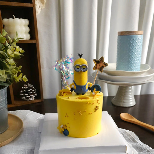 Minion Cake D4" H3.5" (With Toy) - YippiiGift