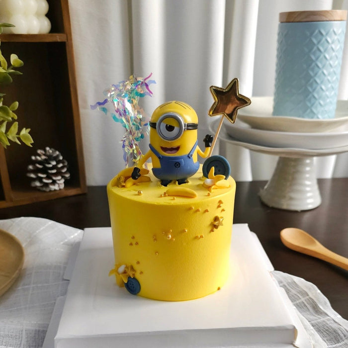 Minion Cake D4" H3.5" (With Toy) - YippiiGift