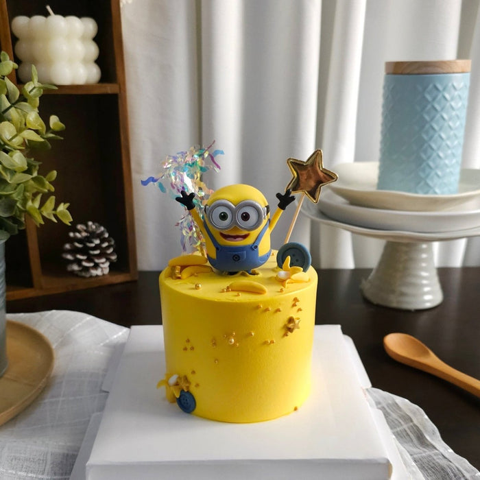 Minion Cake D4" H3.5" (With Toy) - YippiiGift
