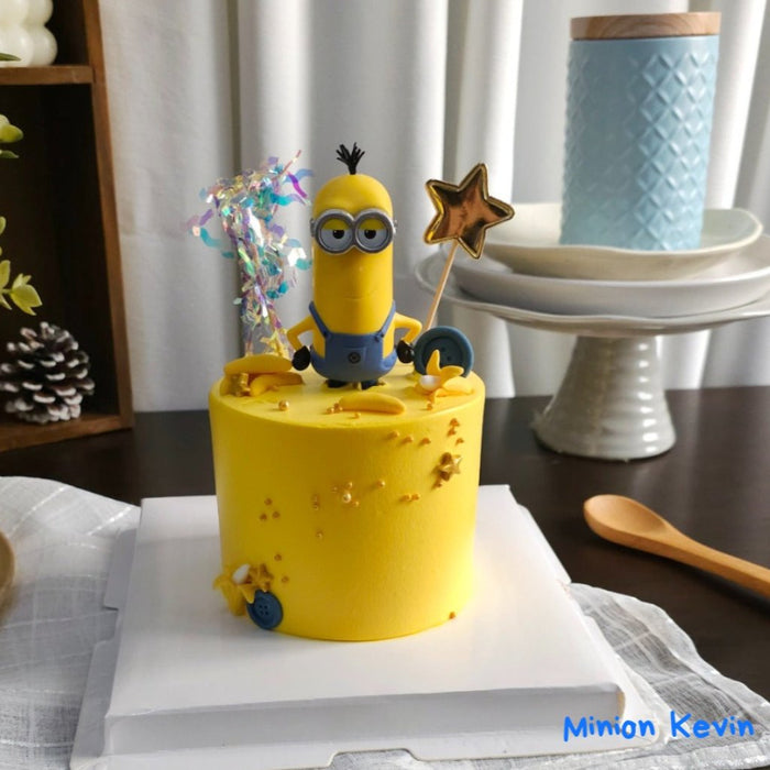 Minion Cake D4" H3.5" (With Toy) - YippiiGift