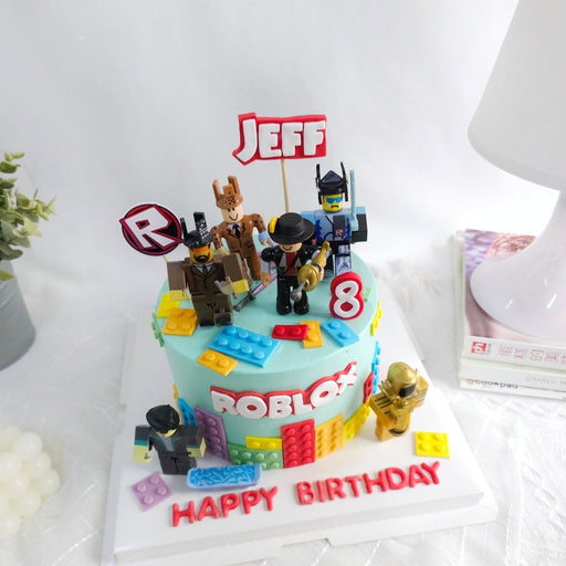 Roblox Cake 6 inch (with Toy) - YippiiGift