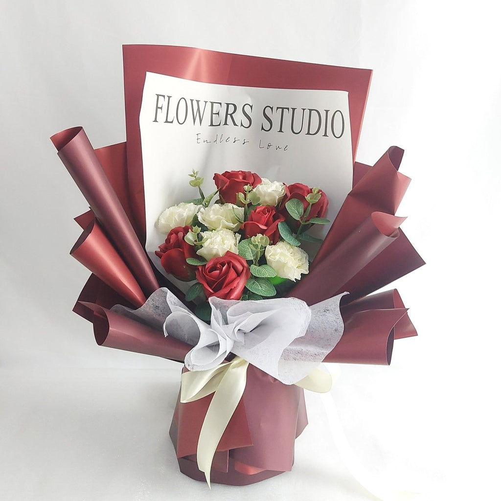 Alluring Red 10s Soap Flower Bouquet - YippiiGift