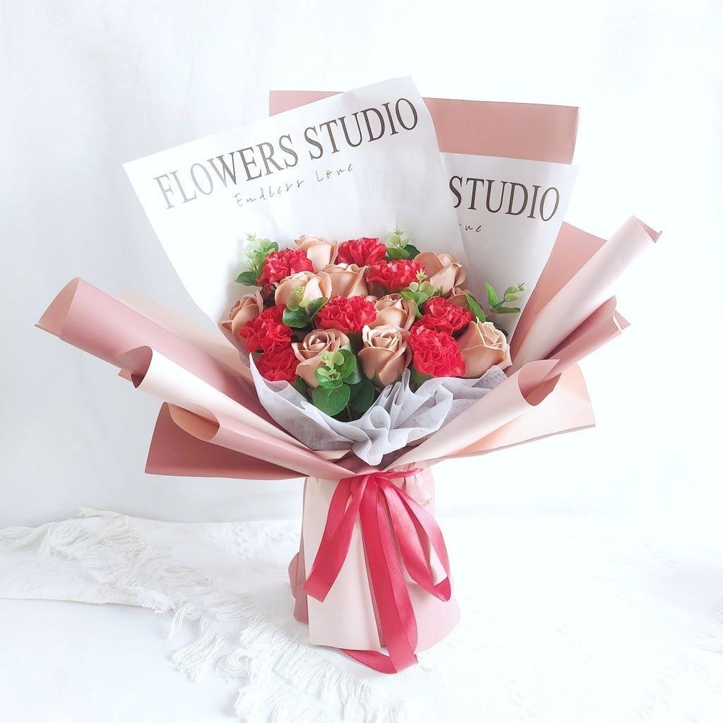 Coral Red 20s Soap Flower Bouquet - YippiiGift