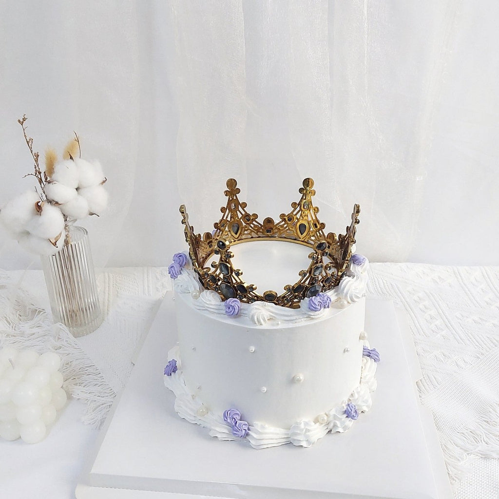 Crown Cake 6 Inch - YippiiGift