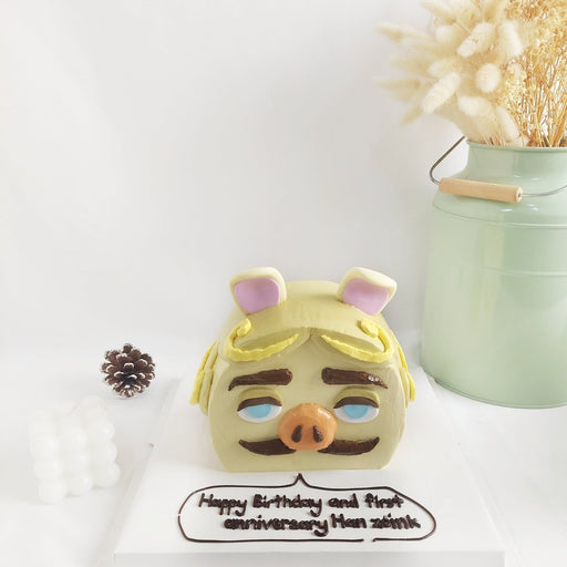 Mr Pig Cake 6 Inch - YippiiGift