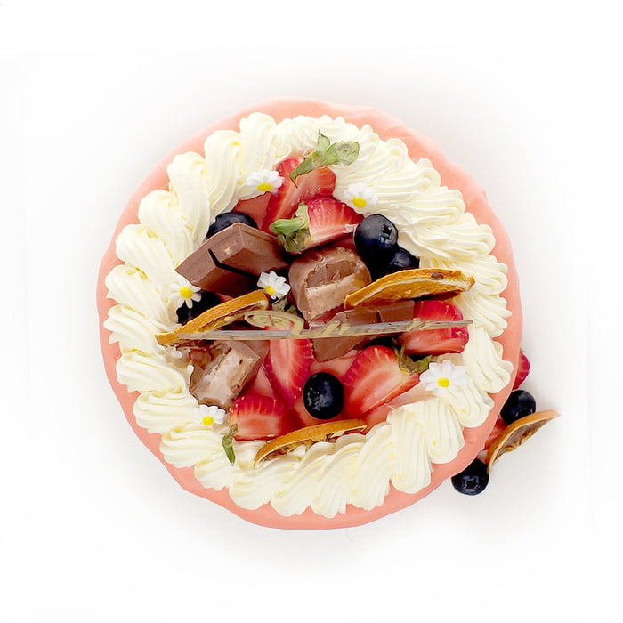 Peachy White Chocolate Cake / Mommy B-Day Cake - YippiiGift