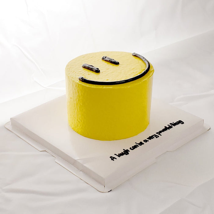 Smiley Cake with Online Delivery - YippiiGift