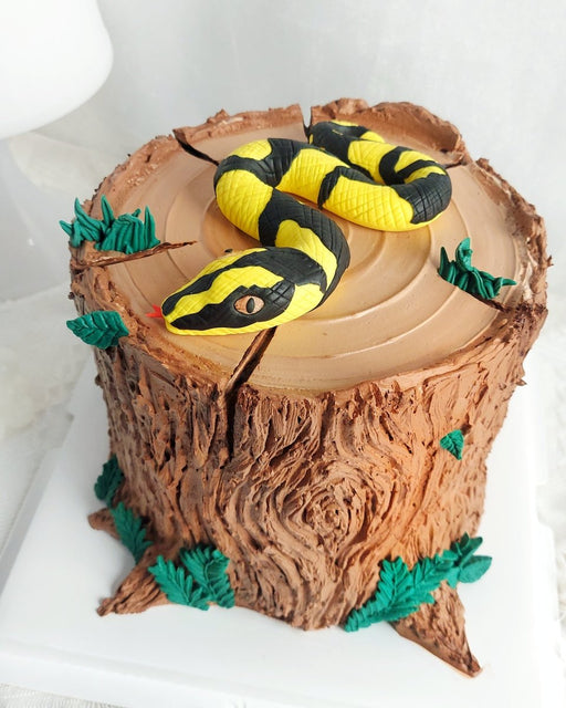Snake On Log Cake D7" H5.5" - YippiiGift