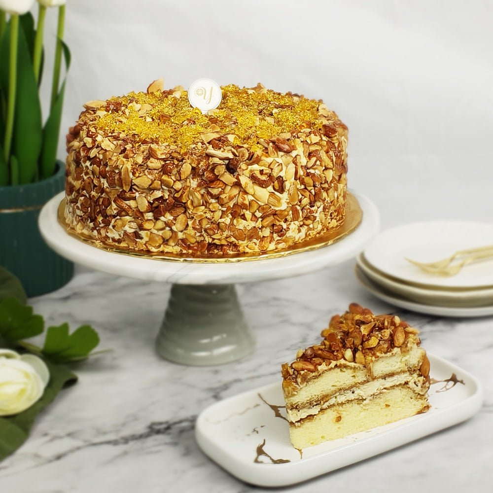 Tiramisu Cake - Sponge cake with Almond - YippiiGift