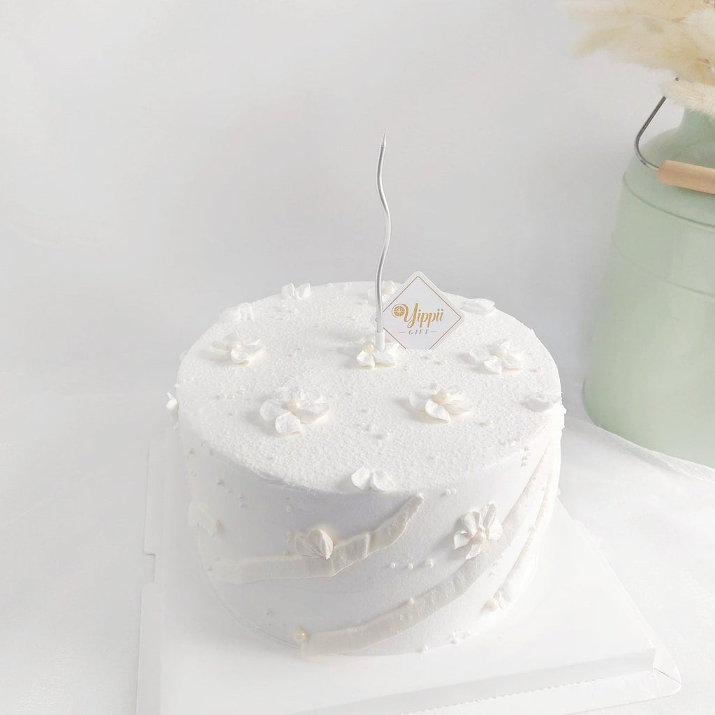 Vintage White Flower Cake 6 inch - YippiiGift