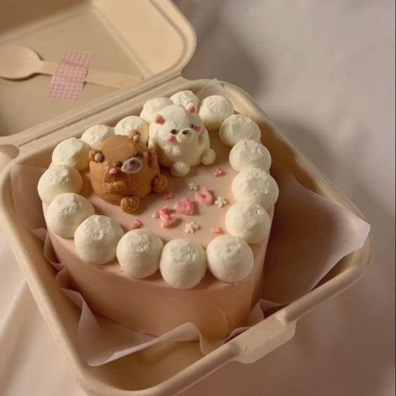 Custom Buttercream Bear Heart Shape Cake 6 Inch