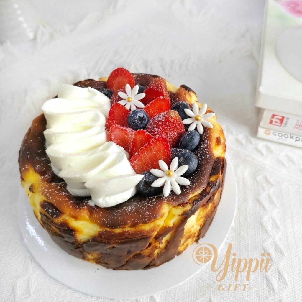 Burnt Cheesecake with Fruits - YippiiGift