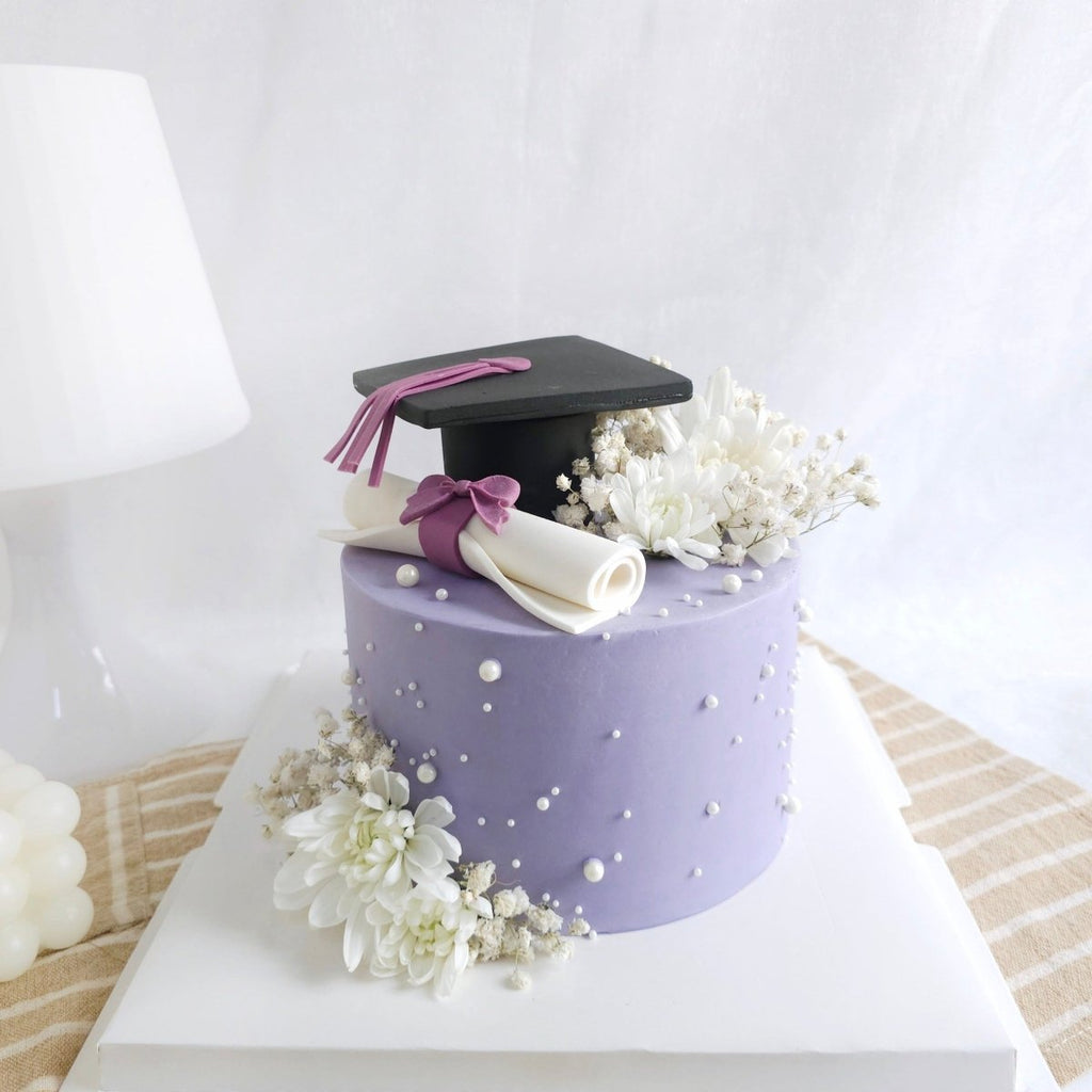 Graduation Cap & Scroll Graduation Cake 6 Inch (Buttercream) - YippiiGift