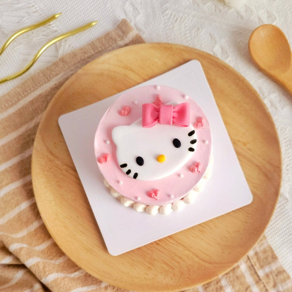 Hello Kitty Cake 2D Fondant 3 Inch - YippiiGift