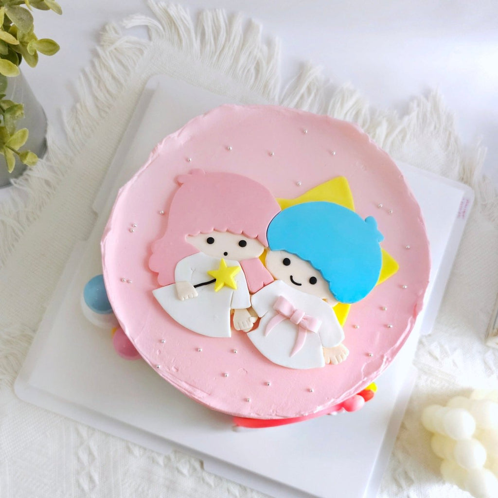 Little Twins Star Cake 6 Inch (2D Fondant) - YippiiGift