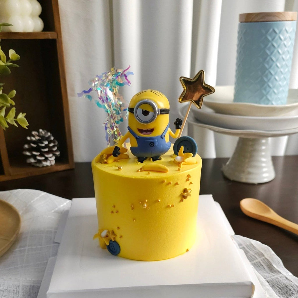 Minion Cake D4" H3.5" (With Toy) - YippiiGift