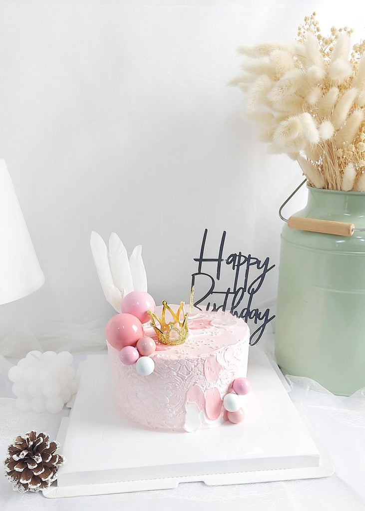 Lucy Shaw Cakes: White feathers cake