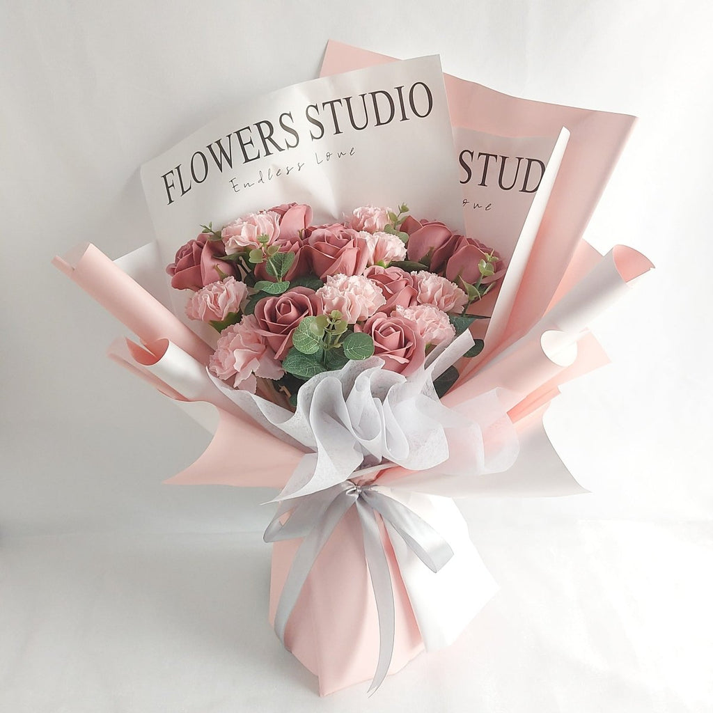 Elegant Pink 20s Soap Flower Bouquet - YippiiGift
