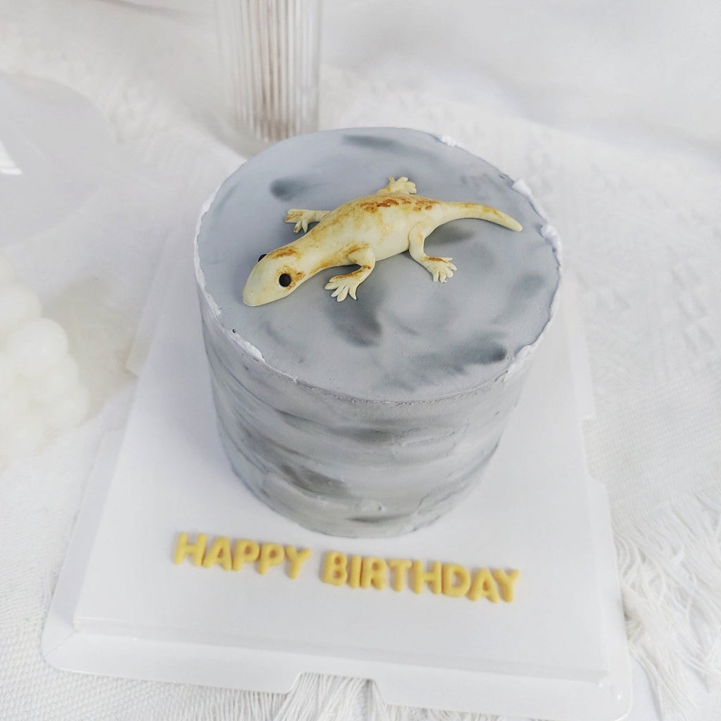 Lizard Cake 4 inch (Fondant) - YippiiGift