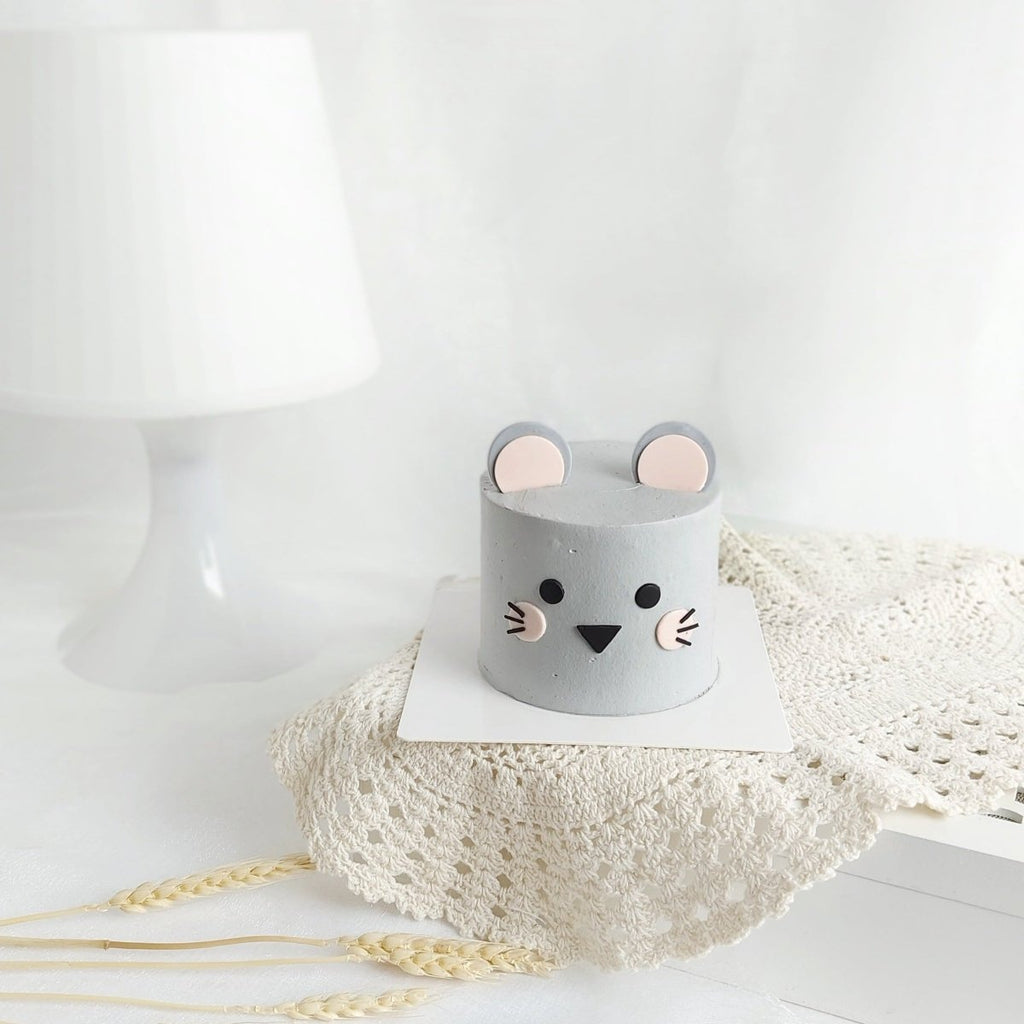 Mini Character Design Cake 3 Inch - Grey Mouse - YippiiGift