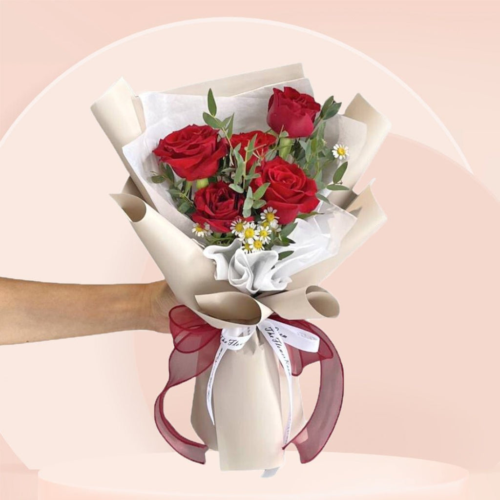 Red Roses 5s Fresh Flower Bouquet - YippiiGift